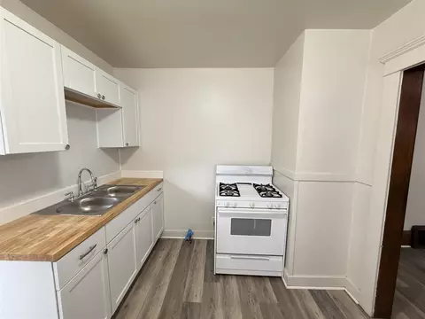 Kitchen - 334 W Wesley, Jackson, MI 49201 photo 7 of 7