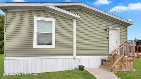 7045 Shamley, Belmont, MI 49306