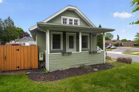 2533 S Washington, Lansing, MI 48910