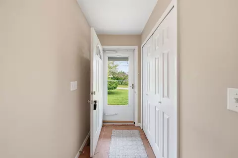 Entry Way - 4926 Walz, Jackson, MI 49201 photo 1 of 3