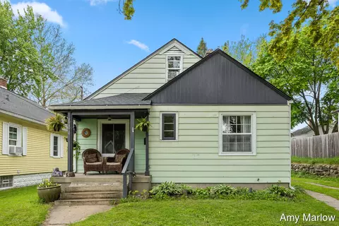 884 Hollywood, Grand Rapids, MI 49505