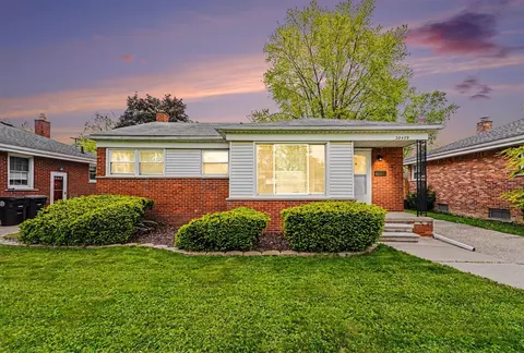 28429 Cleveland, Livonia, MI 48150