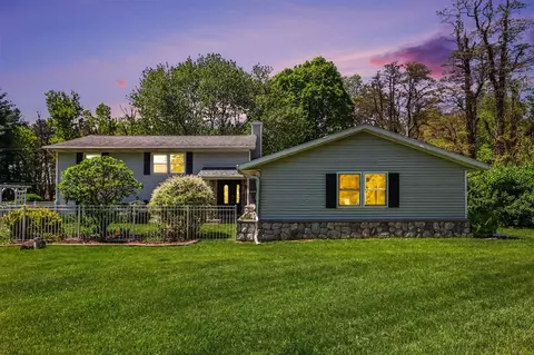 6985 N 12th, Kalamazoo, MI 49009