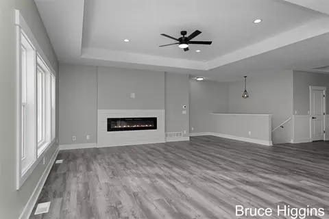 Living - 8516 Warner, Allendale, MI 49401 photo 4 of 5