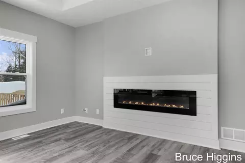 Living - 8516 Warner, Allendale, MI 49401 photo 5 of 5