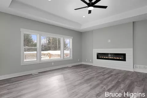 Living - 8516 Warner, Allendale, MI 49401 photo 2 of 5
