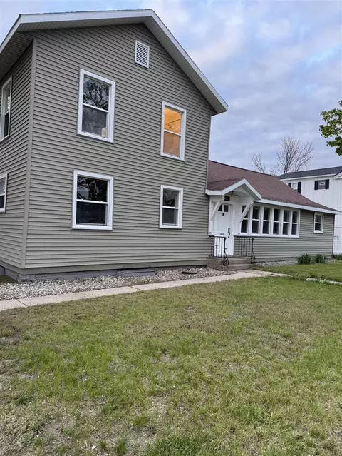 103 E Savidge, Spring Lake, MI 49456