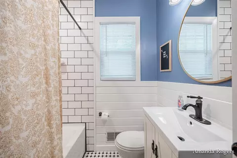 Bath - 716 Alderman, Belding, MI 48809 photo 1 of 1