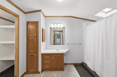 Bath - 2220 30th, Blanchard, MI 49310 photo 1 of 3