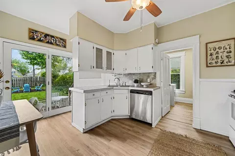 Kitchen - 512 Marsh, Saint Joseph, MI 49085 photo 1 of 3