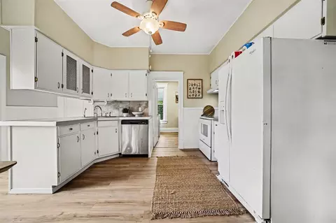Kitchen - 512 Marsh, Saint Joseph, MI 49085 photo 3 of 3