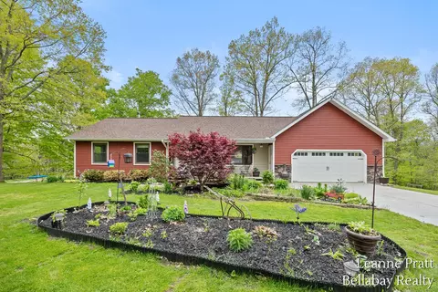 4057 Farrel, Hastings, MI 49058