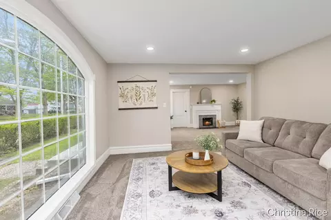 Living - 131 Third, Lakeview, MI 48850 photo 5 of 5