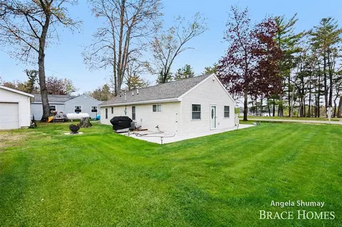 Exterior - 1653 S Beech, White Cloud, MI 49349 photo 3 of 6