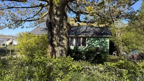 2820 Sheffield, Norton Shores, MI 49441