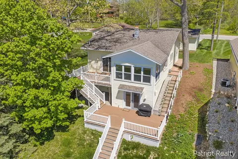 6702 W W Lk, Fremont, MI 49412