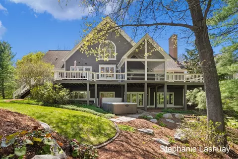 8250 Rum Crk, Rockford, MI 49341