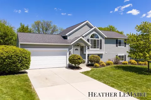 2070 Shiloh Pt, Grand Rapids, MI 49546