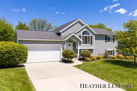 2070 Shiloh Pt, Grand Rapids, MI 49546