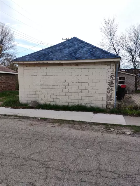 2201 S S Ft, Detroit, MI 48217