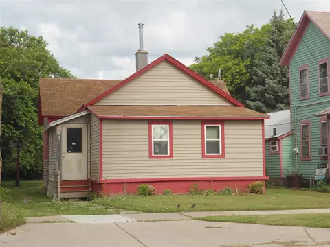 1053 Sheldon, Grand Rapids, MI 49507