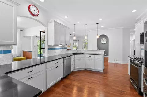 Kitchen - 1050 102nd, Plainwell, MI 49080 photo 2 of 6