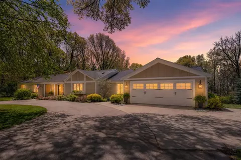 266 Pettis, Ada, MI 49301