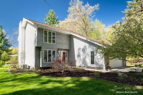 8717 River Oaks, Greenville, MI 48838