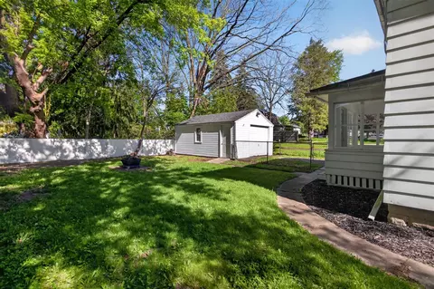 Exterior - 610 Backus, Jackson, MI 49202 photo 2 of 11