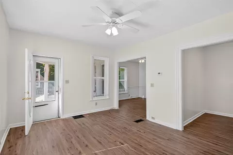 Living - 610 Backus, Jackson, MI 49202 photo 7 of 8