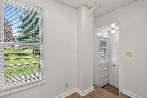 Entry Way - 610 Backus, Jackson, MI 49202 photo 2 of 5