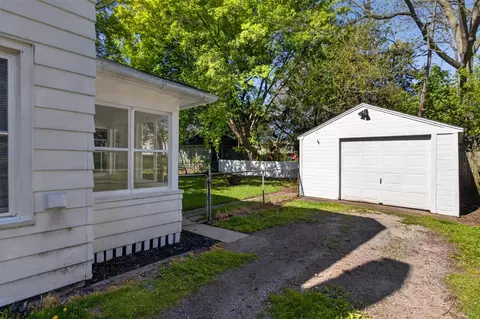 Exterior - 610 Backus, Jackson, MI 49202 photo 3 of 11