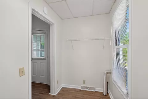 Entry Way - 610 Backus, Jackson, MI 49202 photo 3 of 5