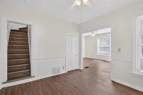 Living - 610 Backus, Jackson, MI 49202 photo 2 of 8