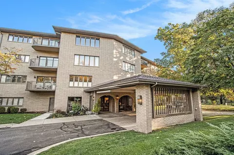 4040 Greenleaf # 410, Kalamazoo, MI 49008
