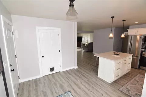 Entry Way - 912 West Shr, Bronson, MI 49028 photo 1 of 2