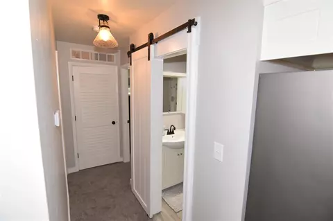 Entry Way - 912 West Shr, Bronson, MI 49028 photo 2 of 2