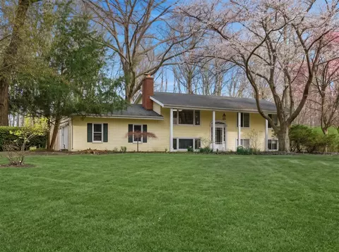 13970 Hollywood, Three Oaks, MI 49128