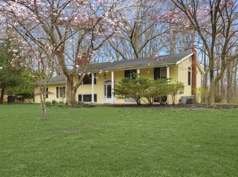 13970 Hollywood, Harbert, MI 49115