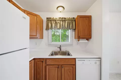 Kitchen - 2105 Carlton, Jackson, MI 49203 photo 4 of 4