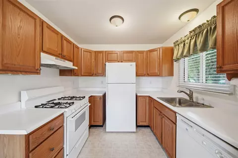Kitchen - 2105 Carlton, Jackson, MI 49203 photo 2 of 4