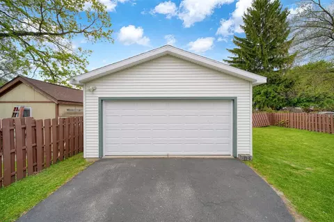 Exterior - 2105 Carlton, Jackson, MI 49203 photo 11 of 14