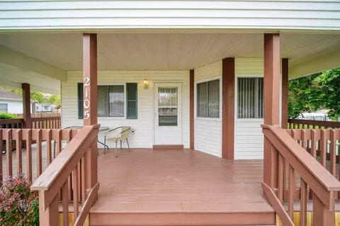 Exterior - 2105 Carlton, Jackson, MI 49203 photo 7 of 14