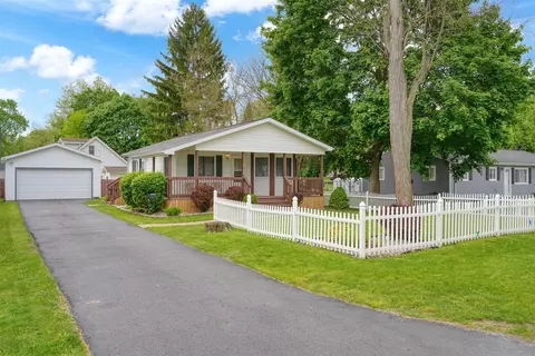 Exterior - 2105 Carlton, Jackson, MI 49203 photo 2 of 14