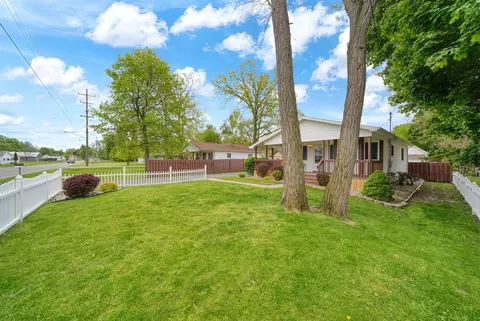 Exterior - 2105 Carlton, Jackson, MI 49203 photo 6 of 14