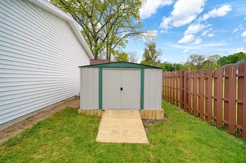 Exterior - 2105 Carlton, Jackson, MI 49203 photo 14 of 14