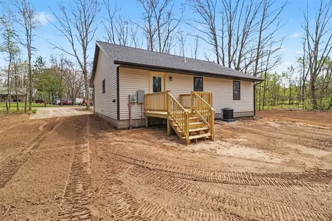 Exterior - 589 S S Grn, White Cloud, MI 49349 photo 4 of 5