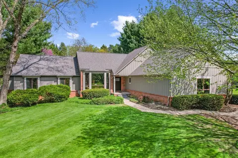 1693 Havenshire, Brighton, MI 48114