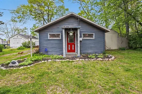 58858 River Hts, Three Rivers, MI 49093