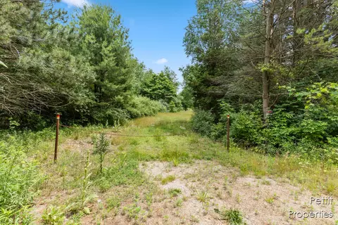 6804 S Maple Is, Nunica, MI 49448